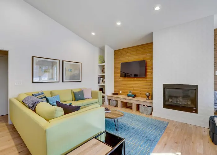 Fireplace & Deck: Modern Cabin In Grand Lake!