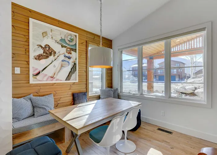 Fireplace & Deck: Modern Cabin In Grand Lake!