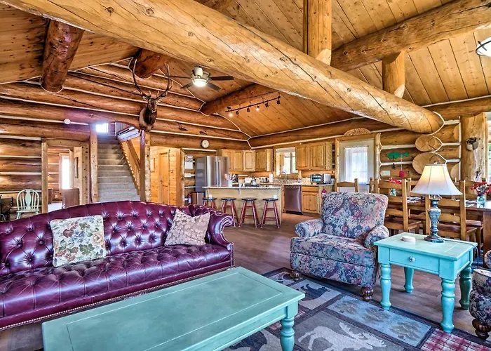 < 1 Mi To Lake Granby: Log Cabin W/ Fire Pit