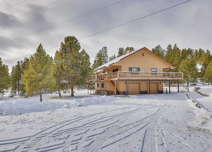 Enjoy Deck + Mtn Views: Grand Lake Retreat!