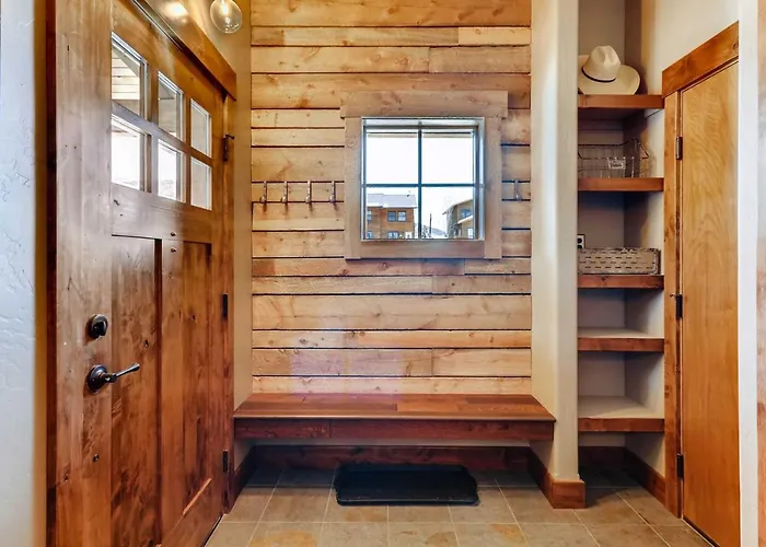 2 Blocks To Grand Lake: Downtown Western Cabin!